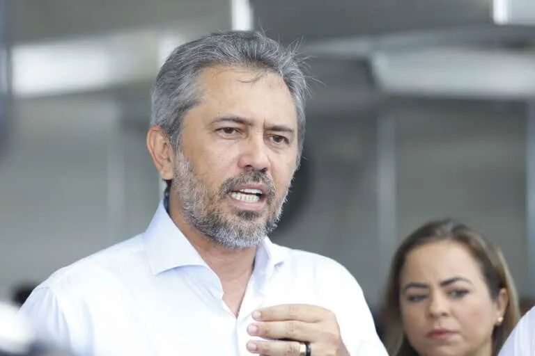 MDB adota neutralidade na disputa presidencial, mas mantém aliança com o PT no Ceará e apoiará reeleição de Elmano