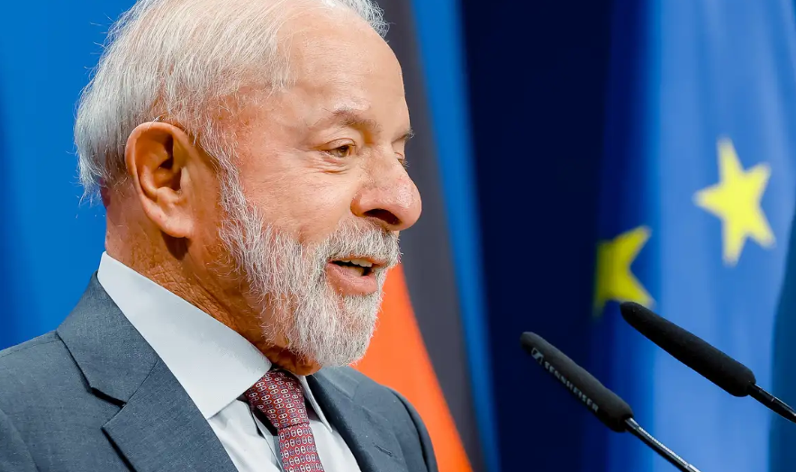 Governo avalia revisar “taxa das blusinhas” se importações afetarem indústria nacional