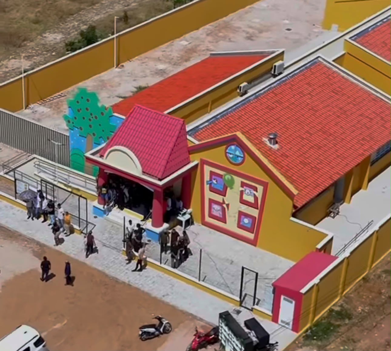 Governador Elmano de Freitas destaca obras de infraestrutura e educação durante visita a Umari