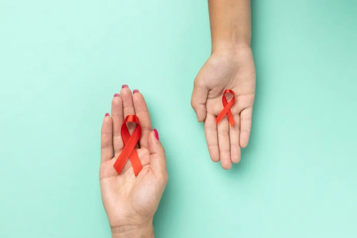 Medo e desinformação afastam pessoas do diagnóstico e tratamento do HIV, aponta estudo