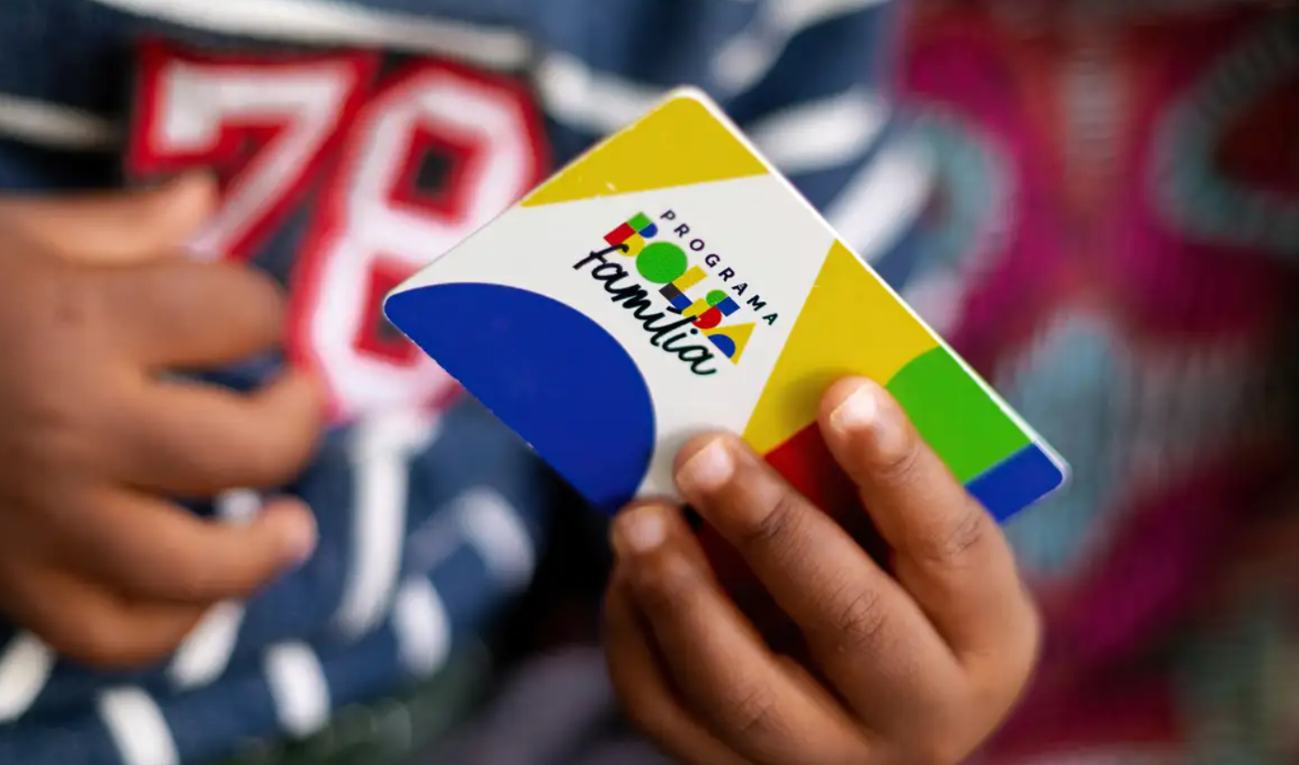Governo desmente suspensão do Bolsa Família e esclarece intervalo regular entre pagamentos; Ceará tem 1,3 milhão de famílias contempladas