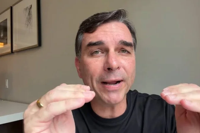 Flávio Bolsonaro sofre novo revés na busca por apoio; Republicanos mantém neutralidade na disputa presidencial
