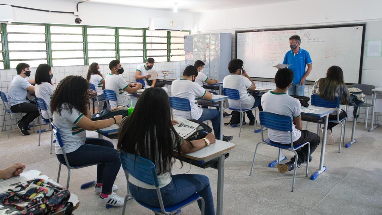 Rede estadual retoma aulas com quase 200 mil estudantes no ensino em tempo integral no Ceará
