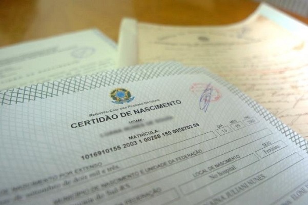 Inusitado: Mulher descobre que marido registrou filha com amante no nome dela