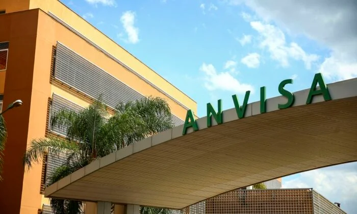 Anvisa manda retirar 12 produtos de limpeza do mercado por falta de autorização sanitária