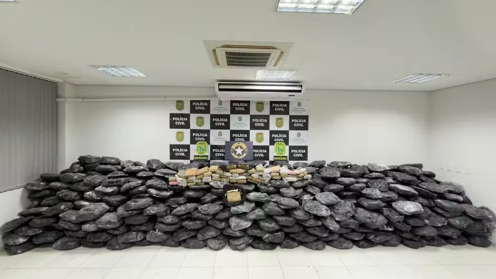 Ação policial apreende cerca de 700 kg de drogas em Fortaleza