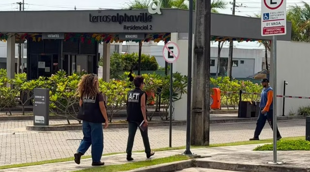 Após resgate, idosa que trabalhou 55 anos sem salário deixa residência de empregadores