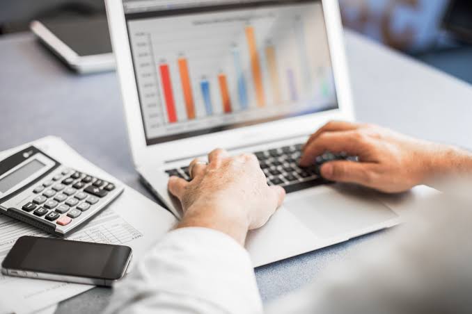 A regra matriz de incidência como estrutura lógica da norma tributária: função, elementos e impactos práticos