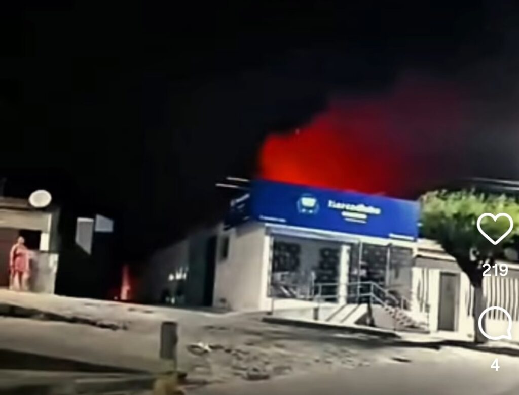 Incêndio atinge mercadinho em Ibaretama e deixa prejuízo de mais de R$ 700 mil
