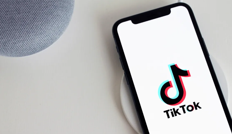 Agência federal multa TikTok em R$ 153,7 milhões por falhas na proteção de dados de crianças e adolescentes