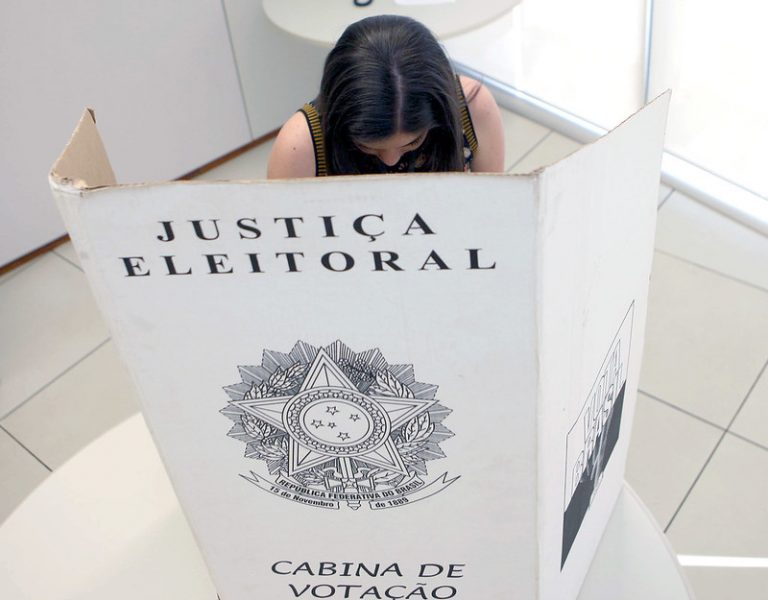 Número de mulheres candidatas à Câmara cai 24% nas eleições de 2026