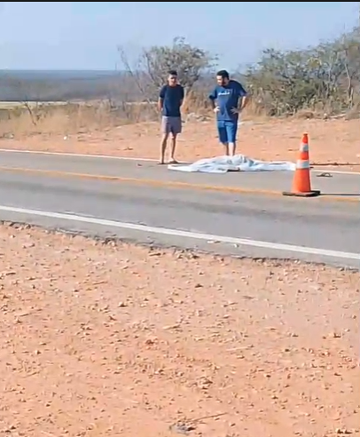 Homem é atropelado e morto por caminhão no trecho entre Morada Nova e Ibicuitinga
