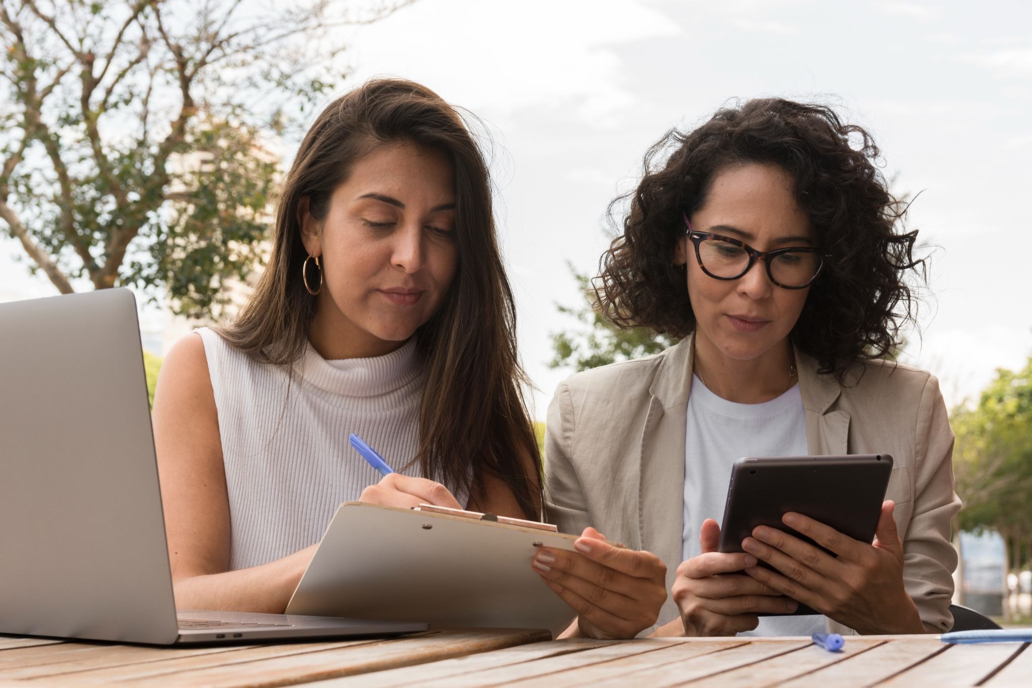 Dividir contas entre amigos ficou mais fácil com a tecnologia