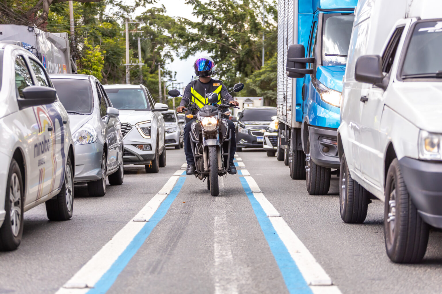 Apenas 20% dos motociclistas de aplicativo contribuem para a Previdência, aponta IBGE