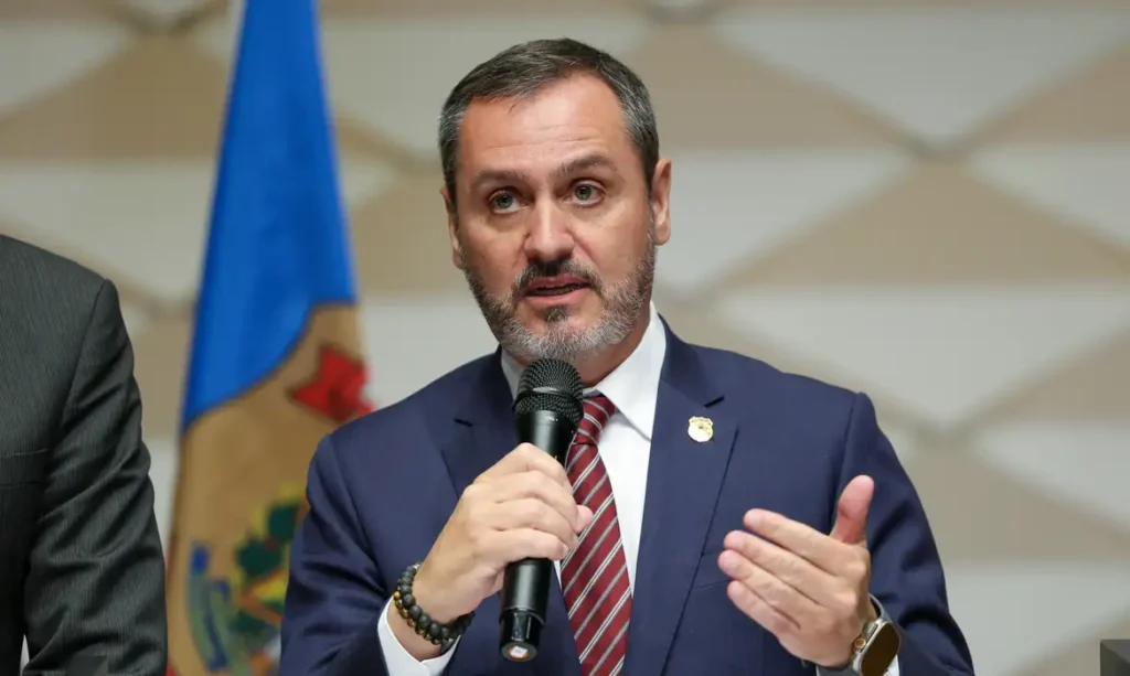 URGENTE: Ministro André Mendonça afasta diretor-geral da Polícia Federal, Andrei Rodrigues