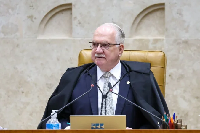 Fachin entra no conflito do STF, suspende afastamento de Andrei Rodrigues e manda chefe da PF se explicar em 48 horas