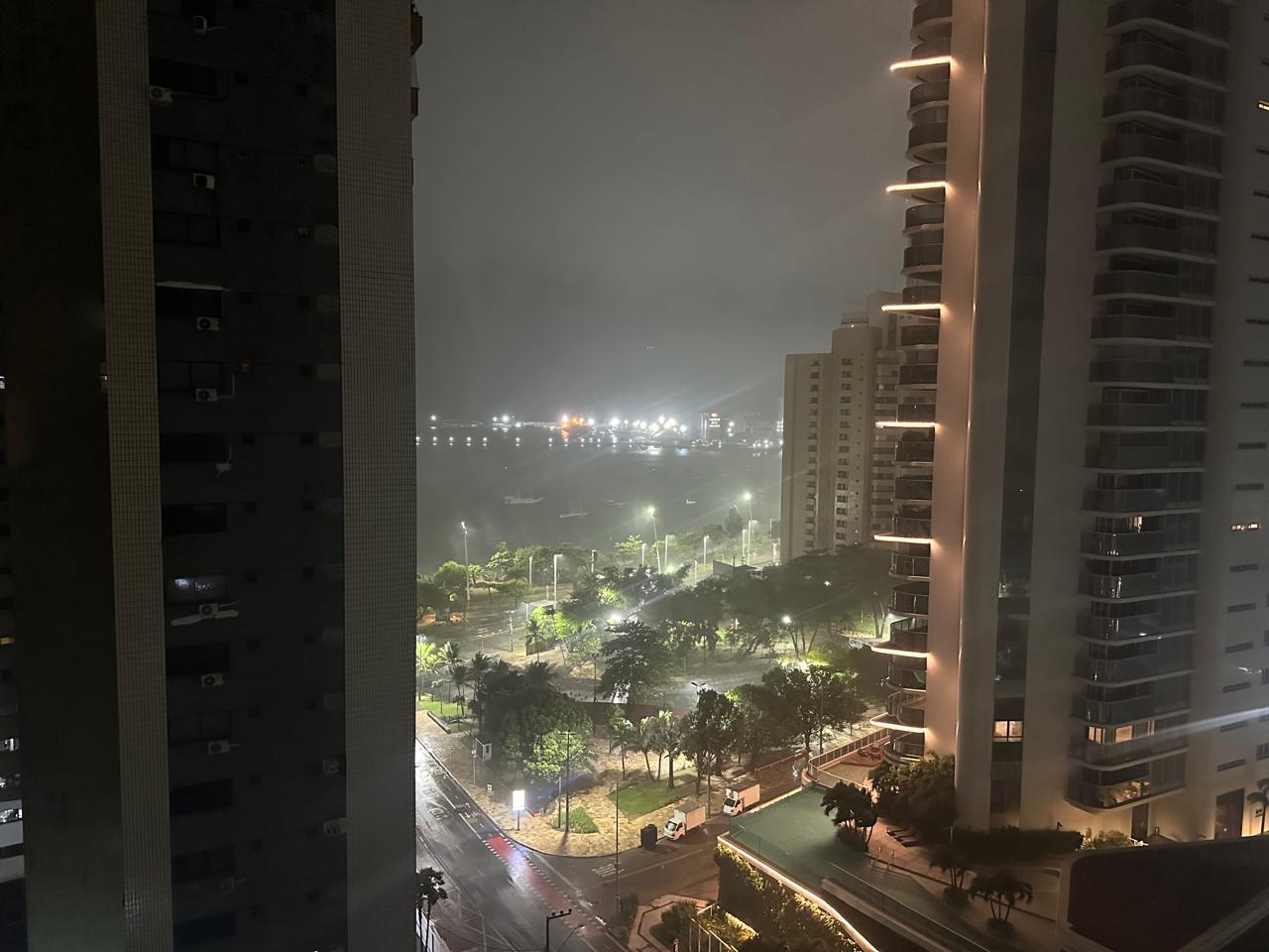 Madrugada de chuva e ventos fortes muda cenário em Fortaleza e Região Metropolitana