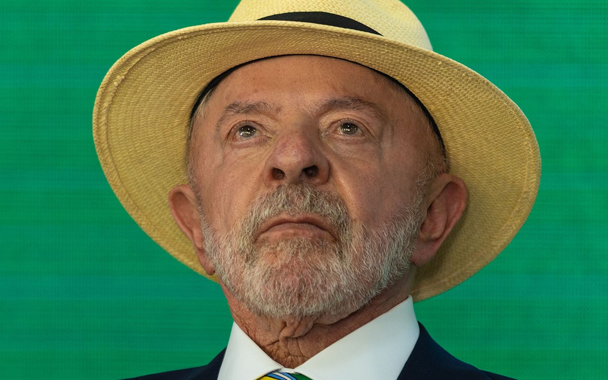 Lula sanciona lei que extingue imposto sobre compras internacionais de até US$ 50 em cerimônia no Planalto