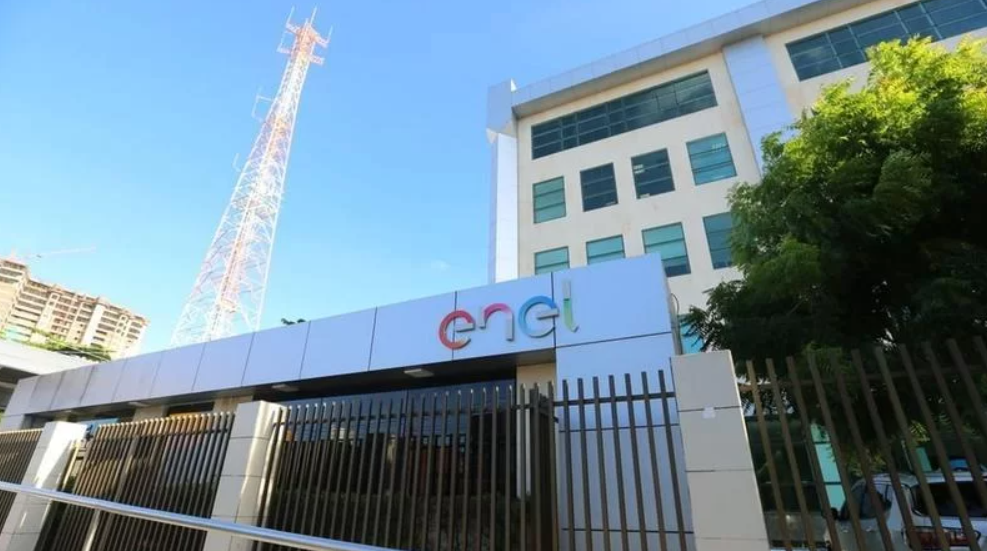 Oscilações da Enel aumentam angústia de moradores e prejuízos em Sobral; Luzenor de Oliveira volta a denunciar descaso da concessionária