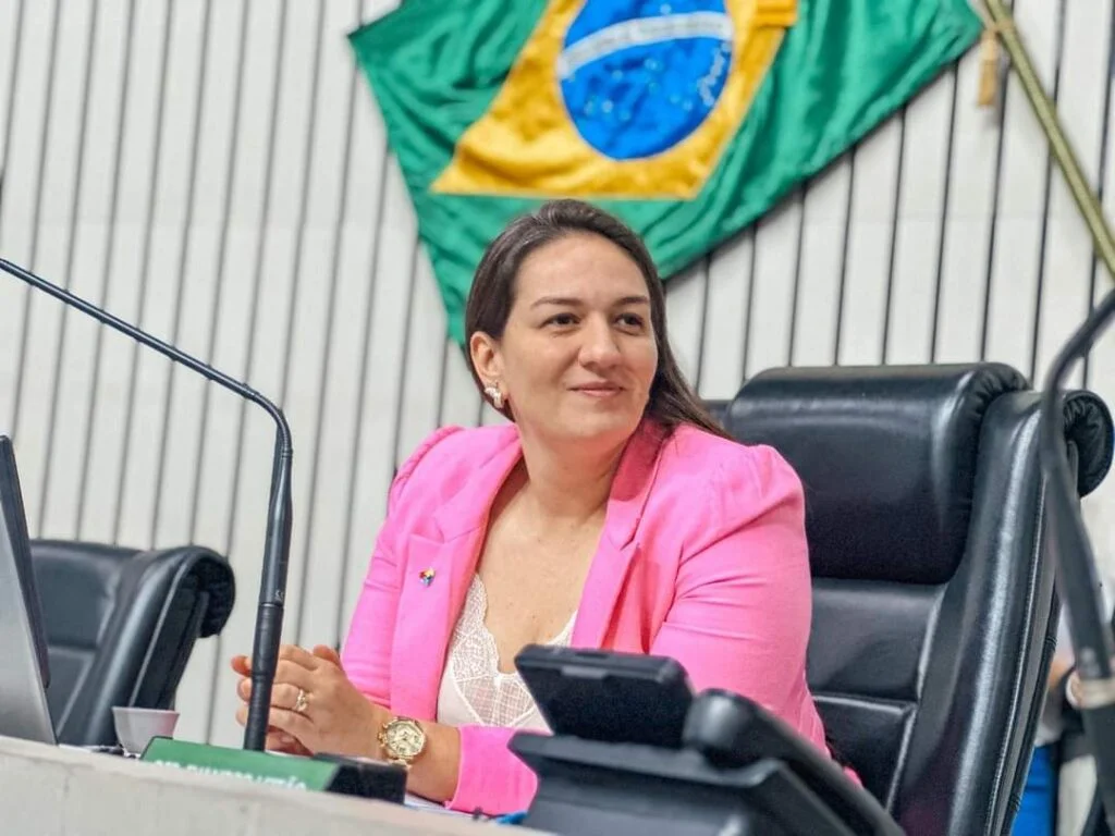 Sem espaço na base do Governo, Luana Régia desembarca na oposição e anuncia apoio à candidatura de Ciro Gomes