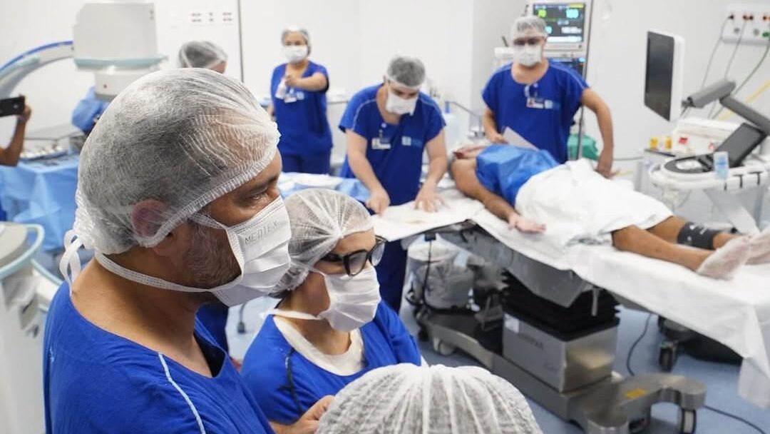 Secretária de Saúde destaca parceria entre Estado e Municípios para realização de quase 590 mil cirurgias e menos tempo de pacientes na fila