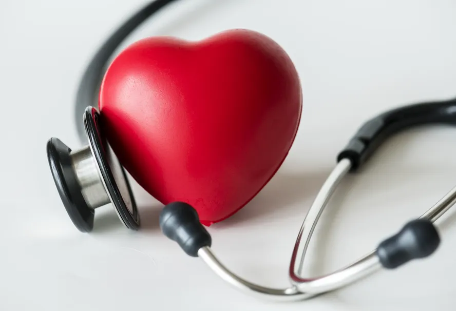 Sintomas de infarto podem ser diferentes em homens e mulheres, alertam especialistas