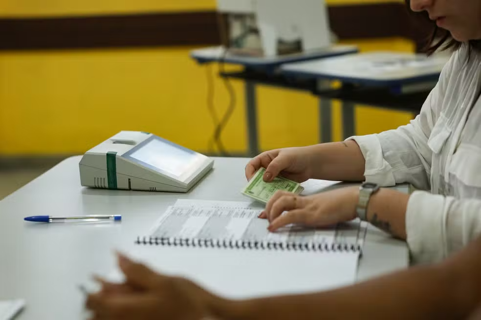 Vai trabalhar no dia das eleições? Saiba como funciona o seu direito a folgas no trabalho