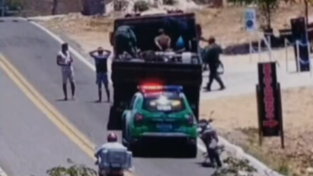 Onze pessoas são presas durante ação contra furto de trilhos em Piquet Carneiro