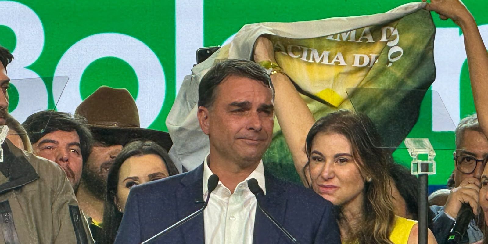 Flávio usou jatinho ligado a Vorcaro em viagem em 2025, diz revista