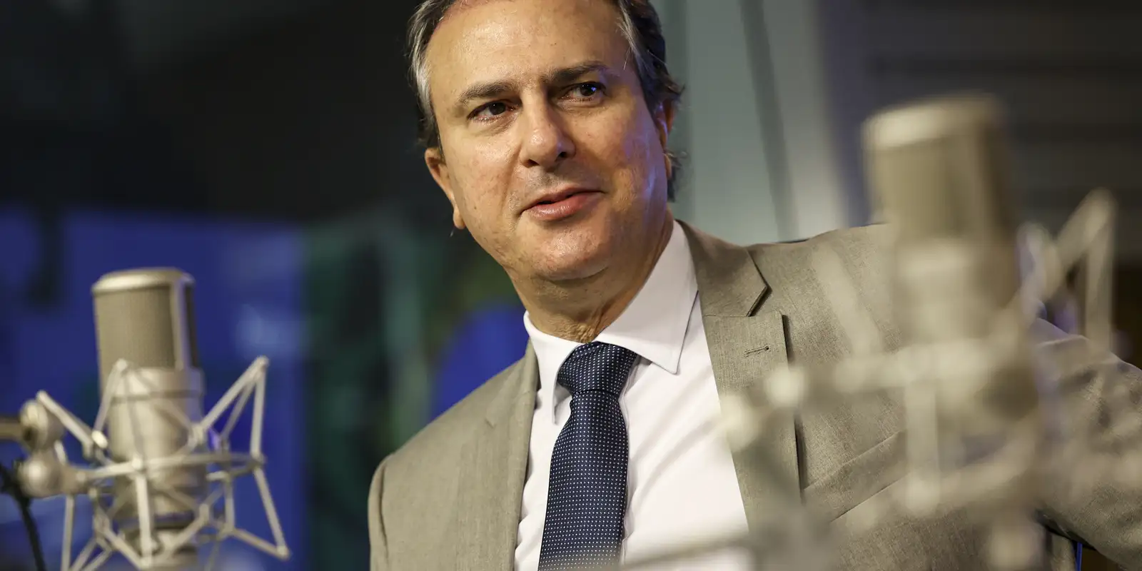 Camilo entra nas articulações para reeleger Lula e diz que governo vai aprovar fim da escala 6×1