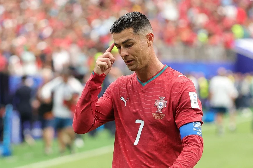 Após abandonar delegação, Cristiano Ronaldo é suspenso preventivamente da seleção portuguesa