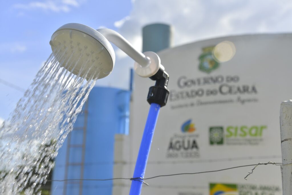 Cagece realiza serviço emergencial e interrompe abastecimento de água em Quixadá e distritos