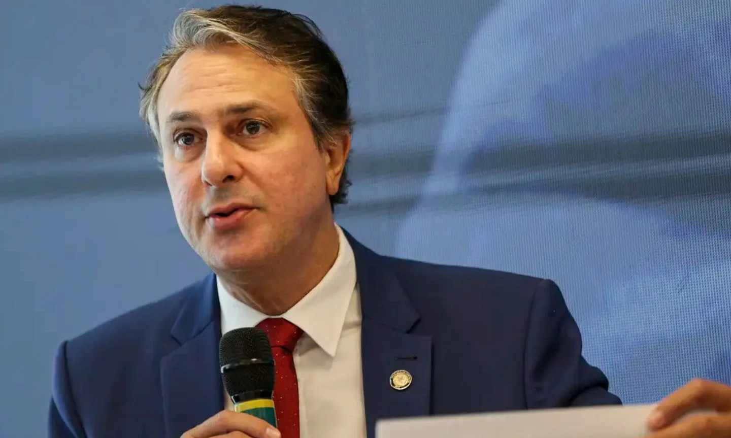 Camilo acusa Flávio de “brincar com o País”, o chama de “biruta” e de oportunista ao mudar posição sobre fim da escala 6×1