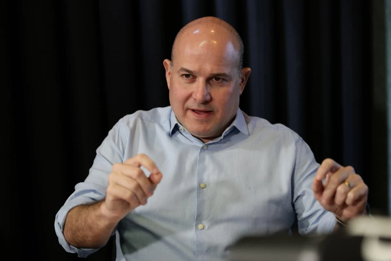 Roberto Cláudio rompe o silêncio e declara apoio a Flávio Bolsonaro; Ciro ainda não se manifestou