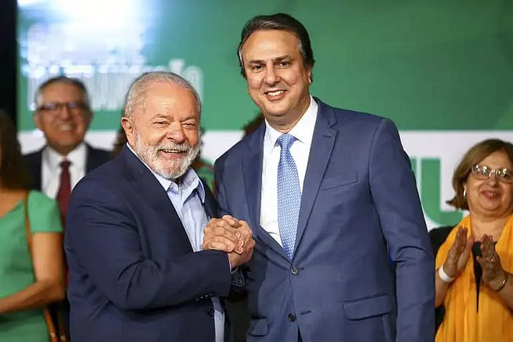 ‘Efeito Camilo’: estratégia usada no Ceará invade o Brasil, agita militância e leva Lula a encostar em Flávio