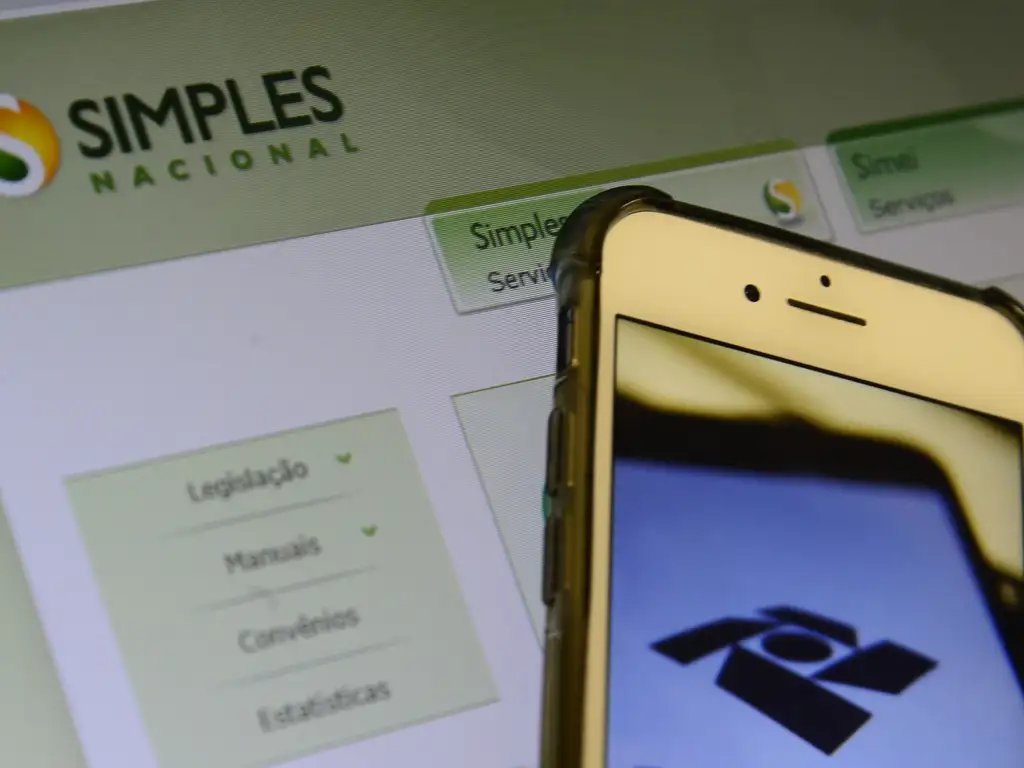 12,5% das empresas do Simples Nacional solicitam modelo híbrido de IBS/CBS