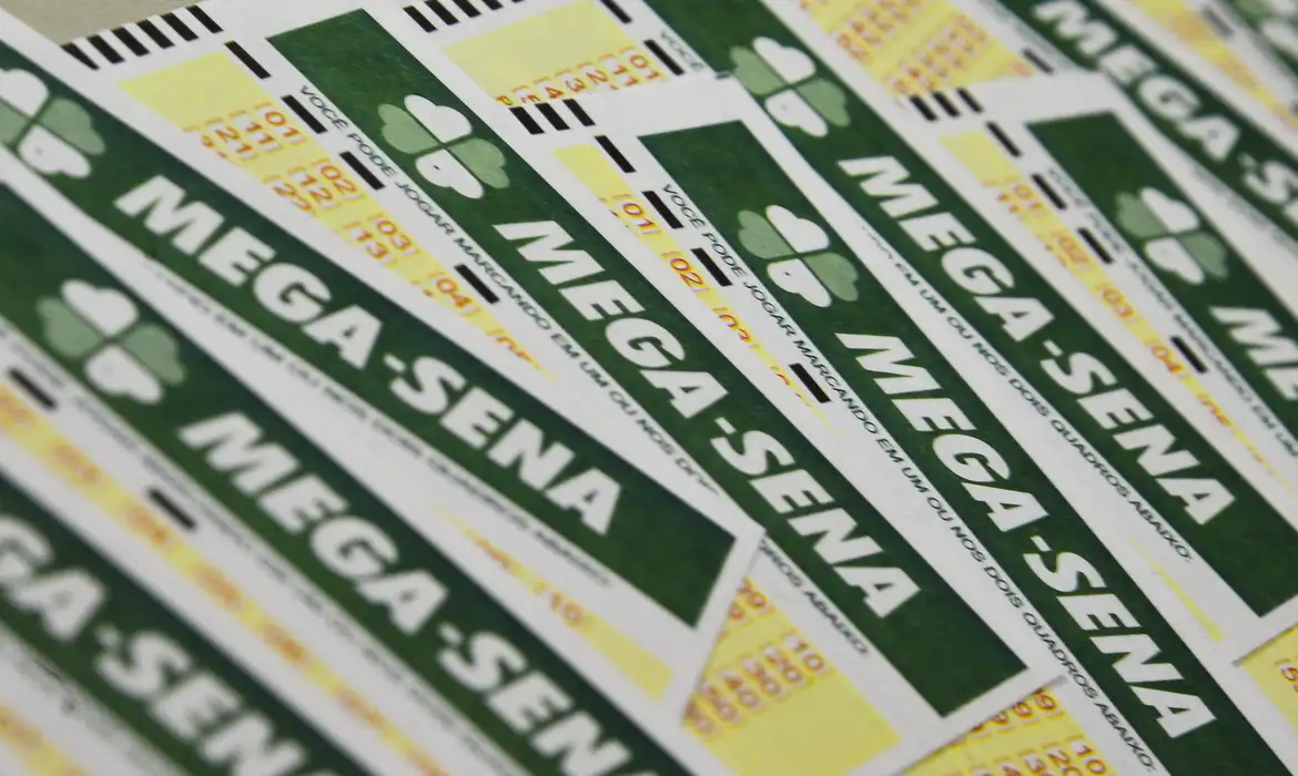 Mega-Sena acumula e prêmio chega a R$ 230 milhões; próximo sorteio será neste sábado