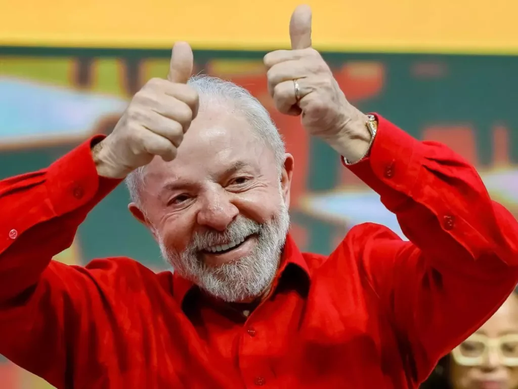 Lula é reeleito no segundo turno com 51,75% dos votos